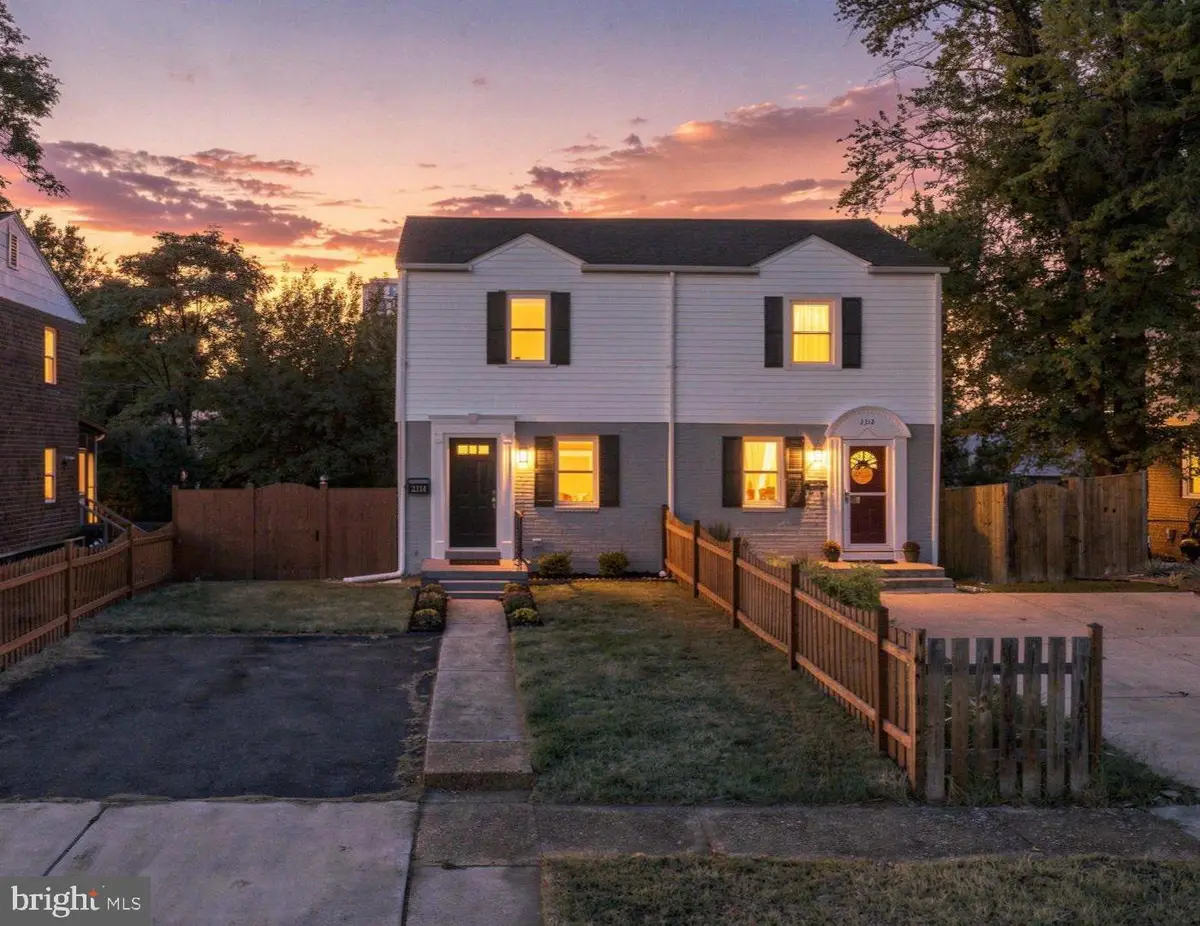 2314 Victory Dr, Alexandria, VA 22303 - #1