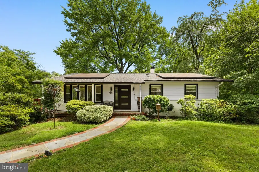 4951 Roslyn Rd, Annandale, VA 22003 - #2