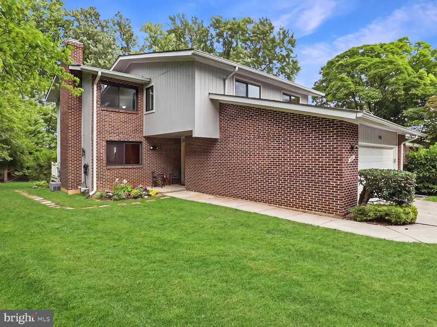 7211 Vistas Ln, McLean, VA 22101 - #2