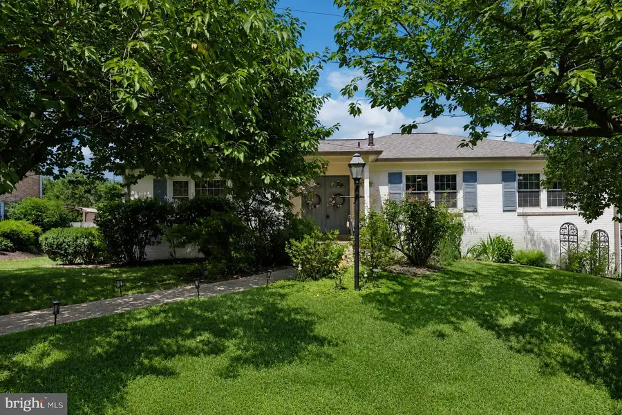 6126 Redwood Ln, Alexandria, VA 22310 - #2