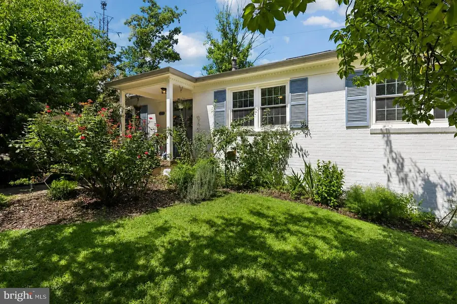 6126 Redwood Ln, Alexandria, VA 22310 - #3