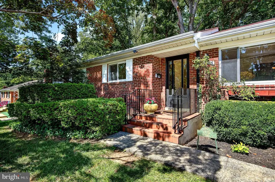 7426 Nancemond St, Springfield, VA 22150 - #2
