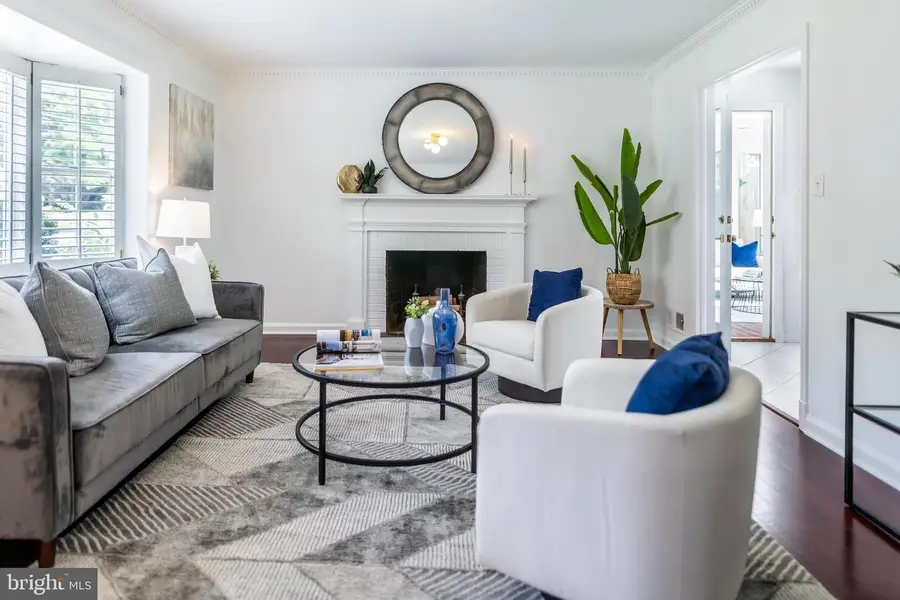 3115 Shadeland Dr, Falls Church, VA 22044 - #3