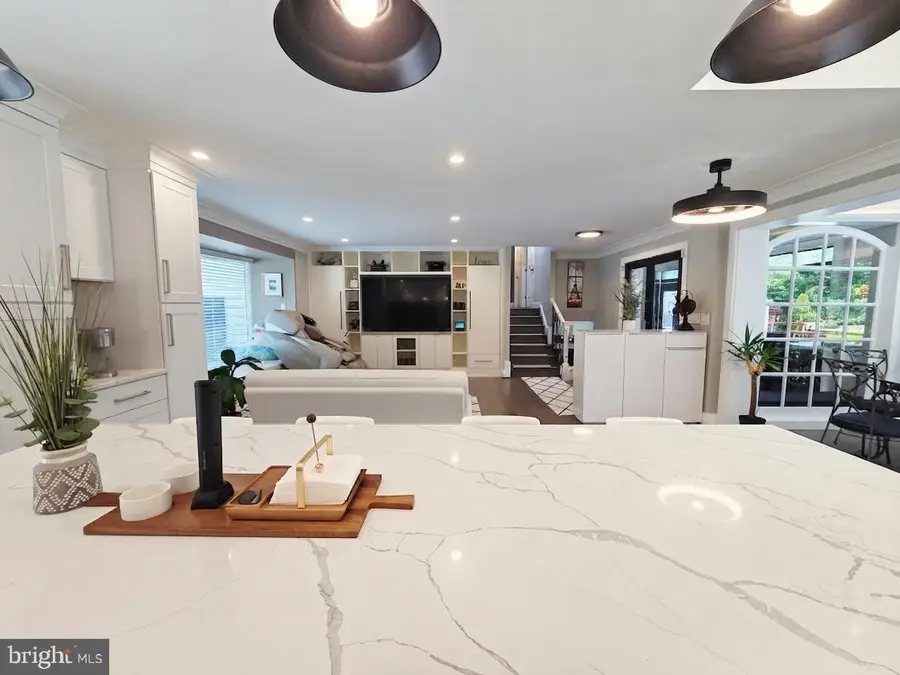 8927 Orange Hunt Ln, Annandale, VA 22003 - #3