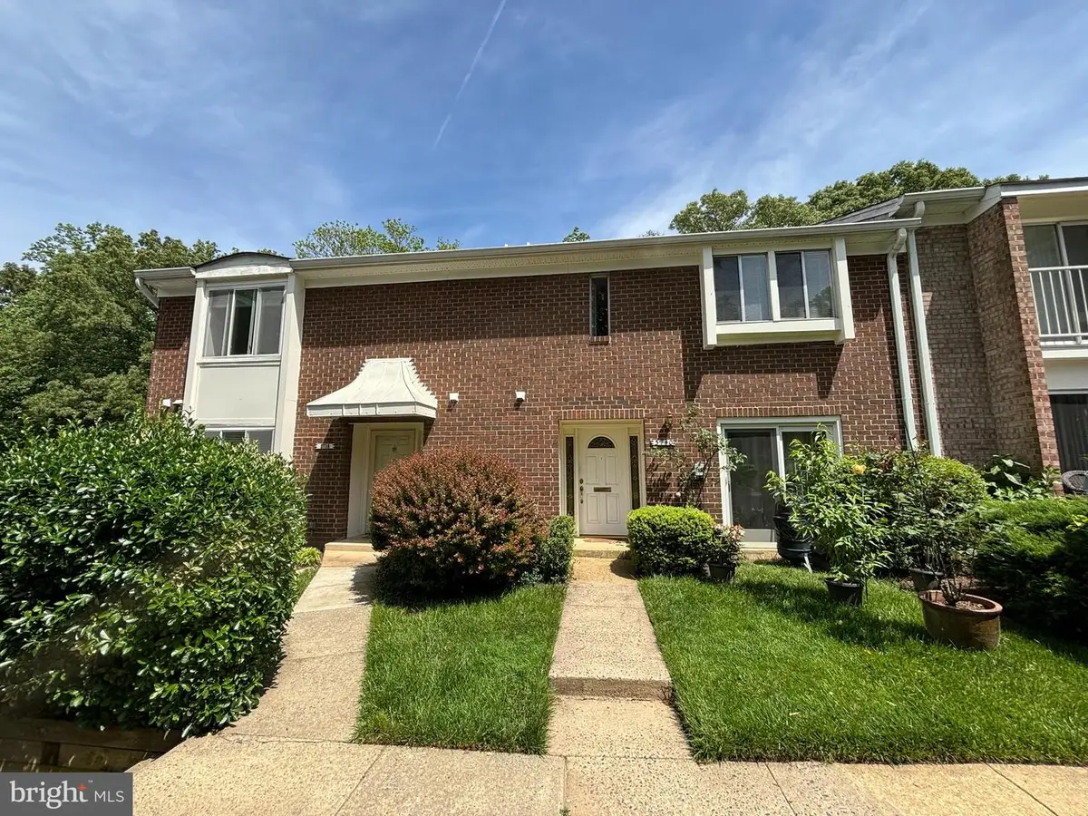 3738 Persimmon Cir, Fairfax, VA 22031 - #1