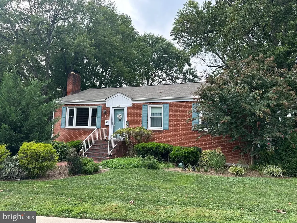 608 Tazewell Rd Nw, Vienna, VA 22180 - #1