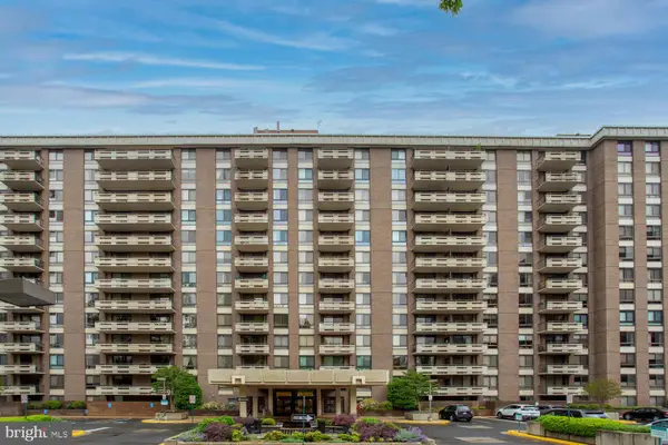 1808 Old Meadow Rd #404, MCLEAN, VA 22102