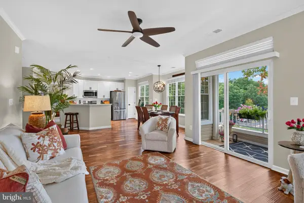 4210-s Mozart Brigade Ln #4210s, FAIRFAX, VA 22033