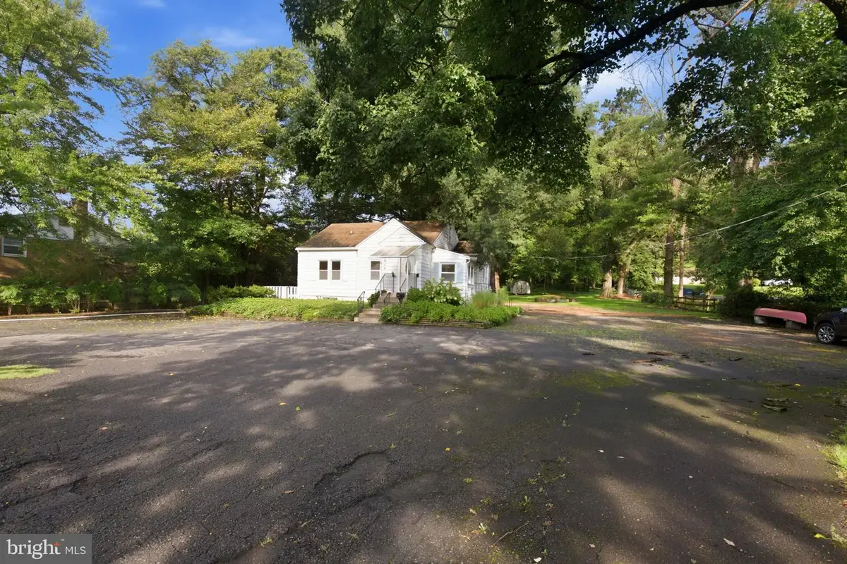 4616 Ravensworth Rd, Annandale, VA 22003 - #1