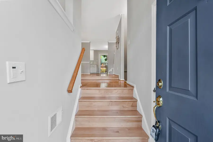 4284 Sleepy Lake Dr, Fairfax, VA 22033 - #2