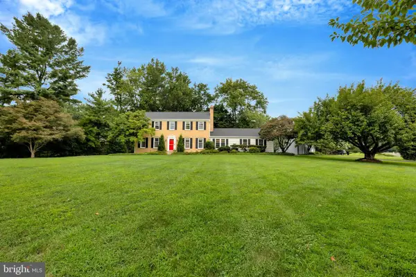 10004 Minburn St, GREAT FALLS, VA 22066