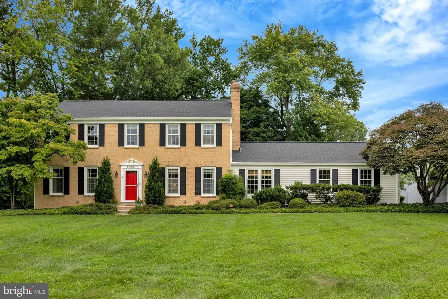 10004 Minburn St, Great Falls, VA 22066 - #2