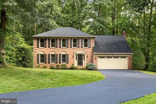 9900 Shady Cove Dr, FAIRFAX STATION, VA 22039
