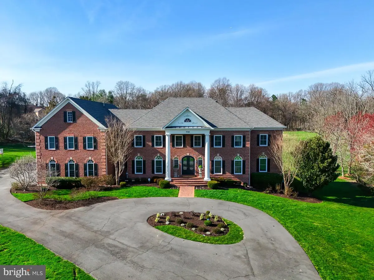 9722 Arnon Chapel Rd, Great Falls, VA 22066 - #1