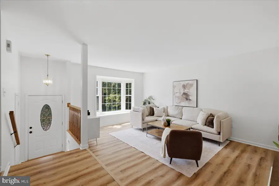 8902 Winding Hollow Way, Springfield, VA 22152 - #2