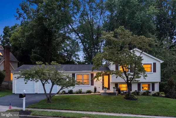 13742 Cabells Mill Dr, CENTREVILLE, VA 20120