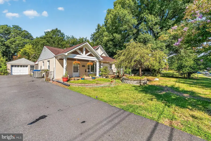 6702 Lenclair St, Alexandria, VA 22306 - #2