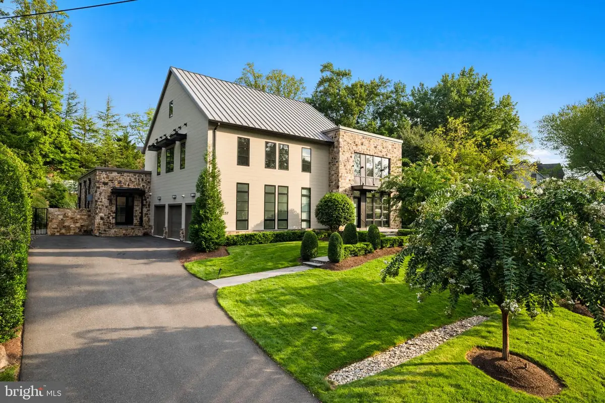 1137 Basil Rd, McLean, VA 22101 - #1