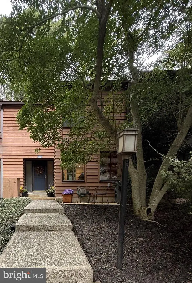 11570 Woodhollow Ct, Reston, VA 20191 - #1
