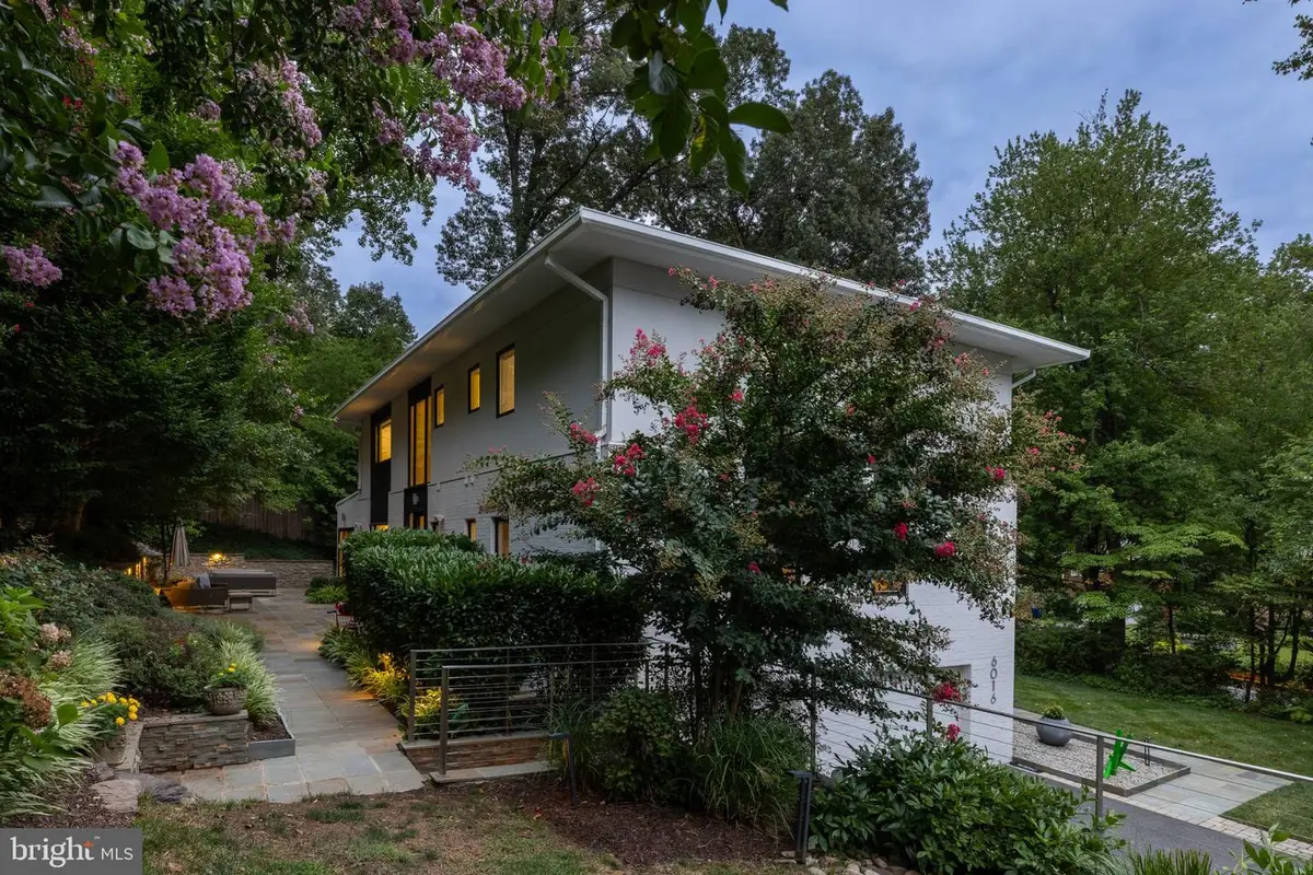 6016 Chesterbrook Rd, McLean, VA 22101 - #1