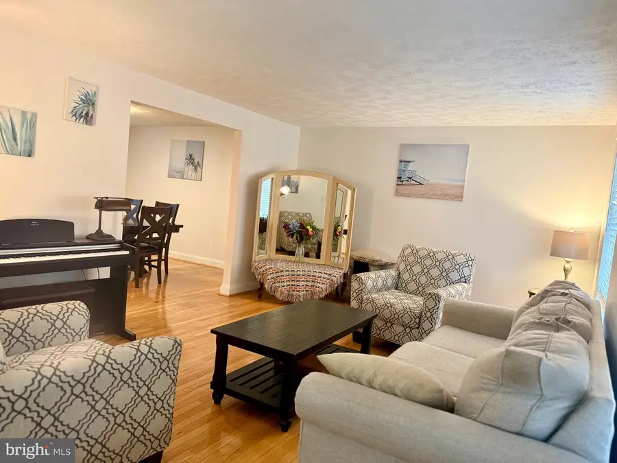 5731 Heming Ave, Springfield, VA 22151 - #2