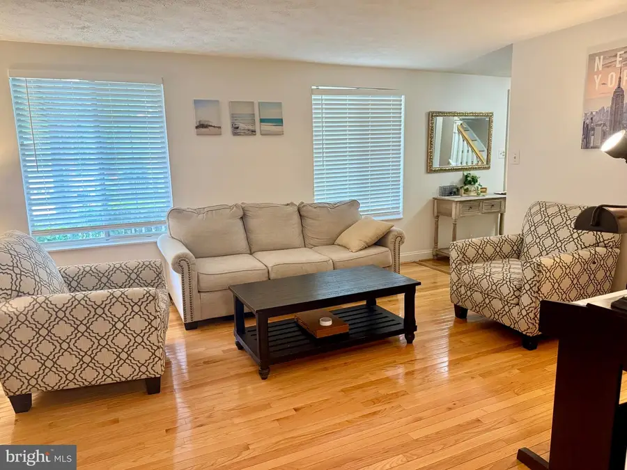 5731 Heming Ave, Springfield, VA 22151 - #3