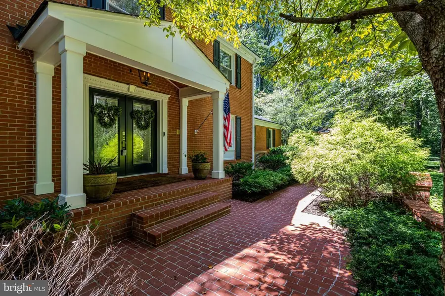 10015 Saddle Rd, Vienna, VA 22181 - #3