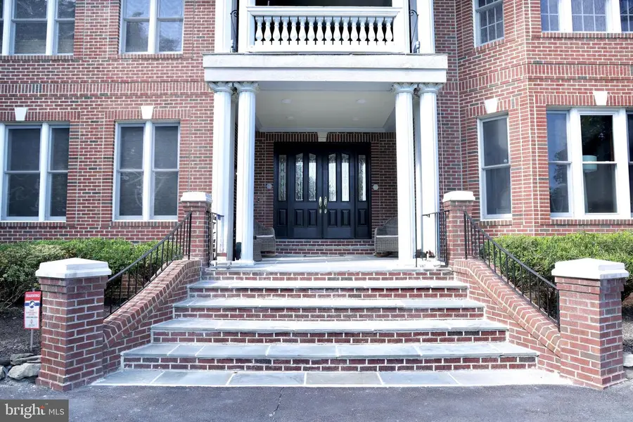 6403 Burke Woods Dr, Burke, VA 22015 - #2