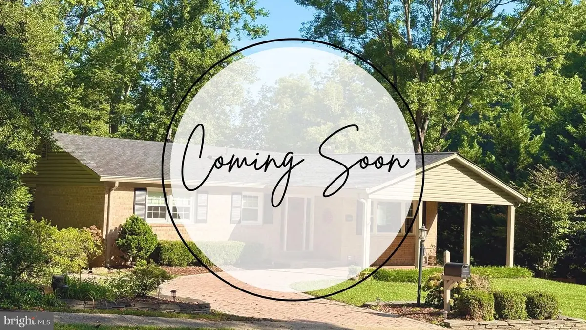 6634 Reynard Dr, Springfield, VA 22152 - #1