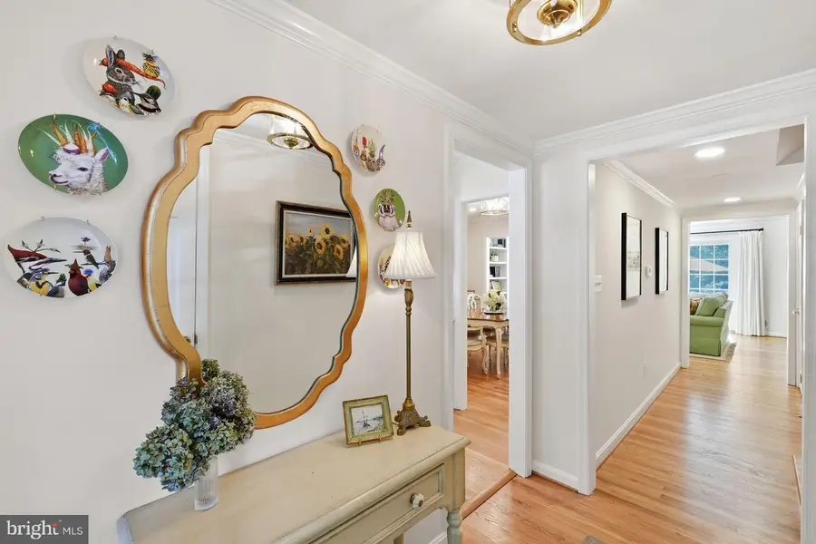 1168 Wimbledon Dr, McLean, VA 22101 - #2