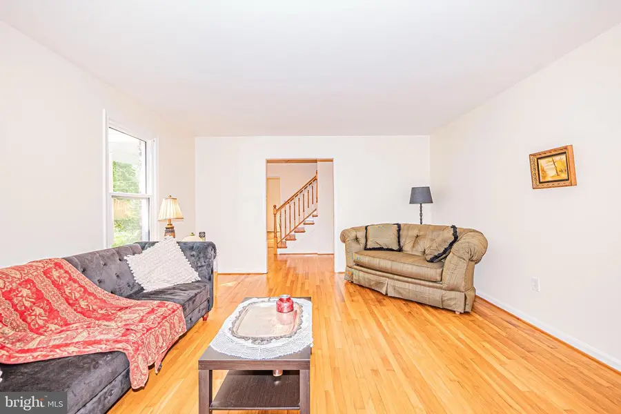 7111 Cheshire Ct, Alexandria, VA 22307 - #3