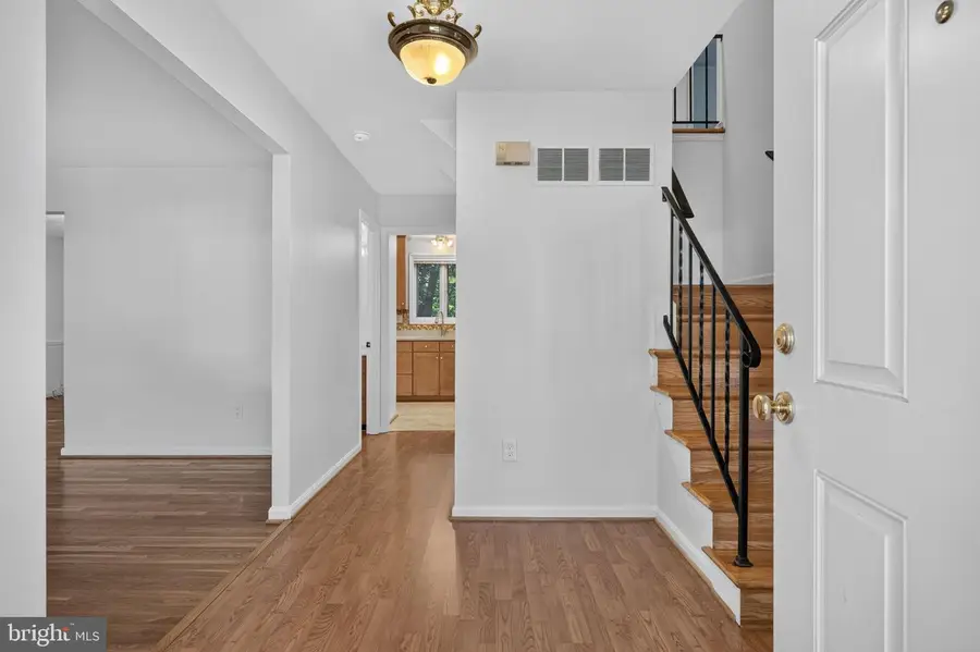 6905 Huntsman Blvd, Springfield, VA 22153 - #2