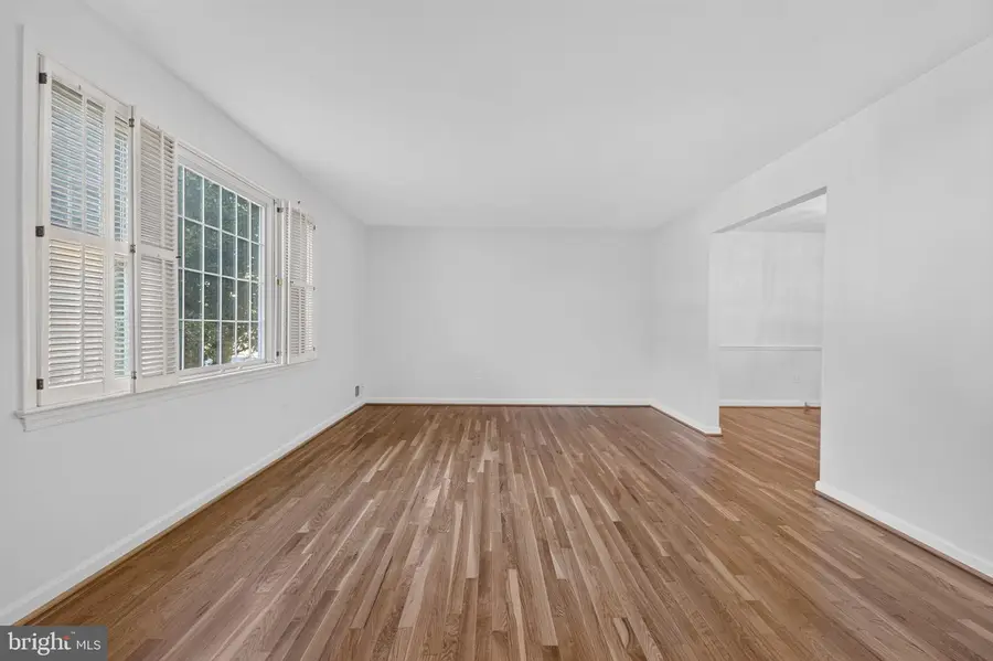 6905 Huntsman Blvd, Springfield, VA 22153 - #3