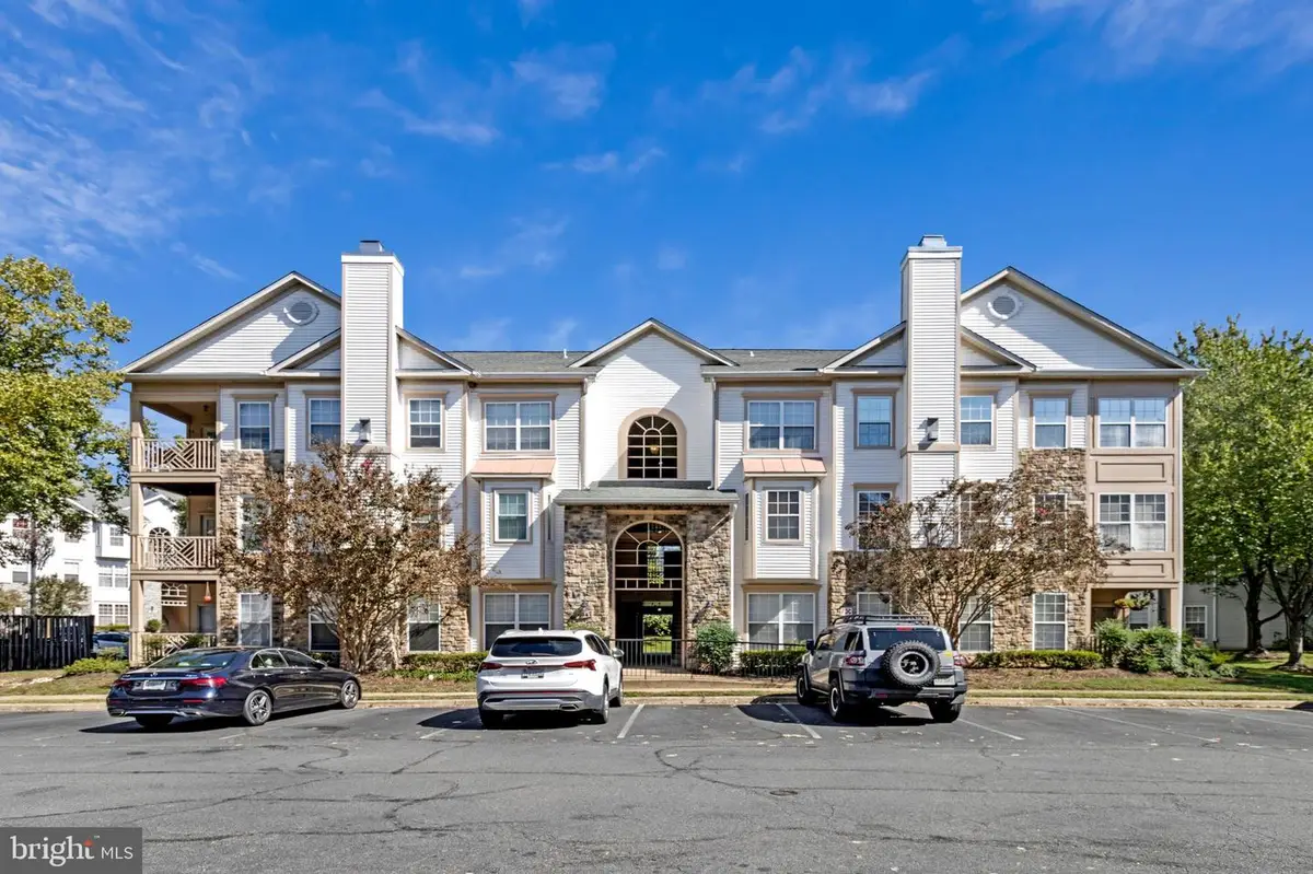 5947 Founders Hill Dr #203, Alexandria, VA 22310 - #1