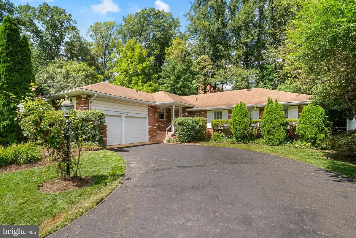 8114 Langbrook Rd, Springfield, VA 22152 - #1