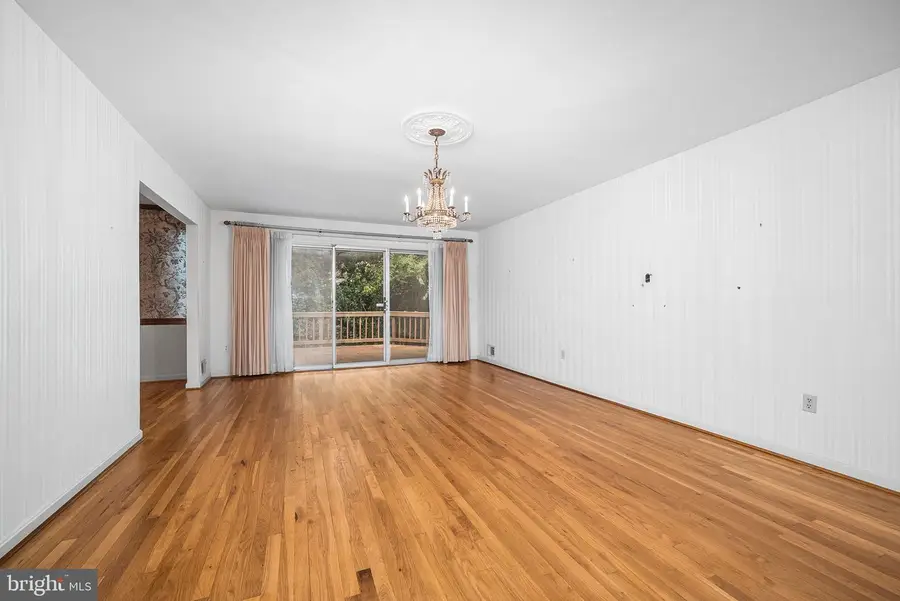 8114 Langbrook Rd, Springfield, VA 22152 - #3