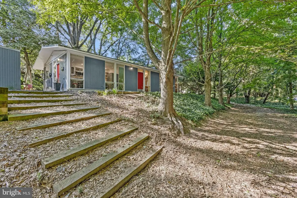 2313 Glasgow Rd, Alexandria, VA 22307 - #1