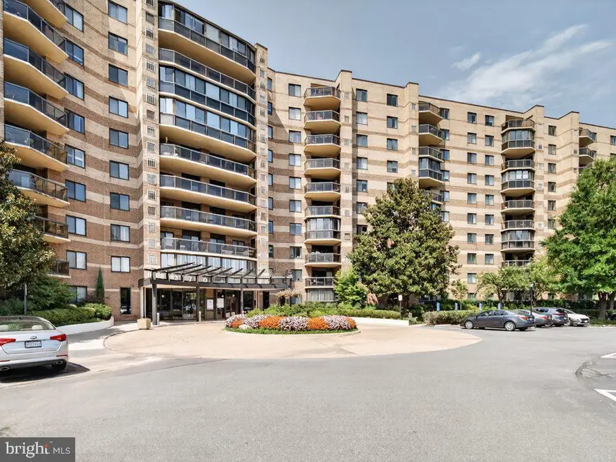 8370 Greensboro Dr #411, McLean, VA 22102 - #2