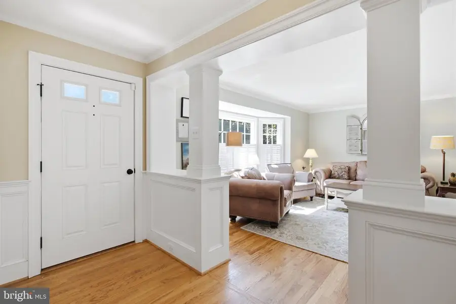 4229 Worcester Dr, Fairfax, VA 22032 - #2