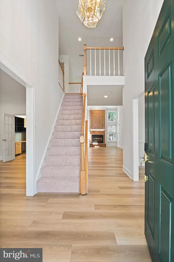 1944 Lord Fairfax Rd, Vienna, VA 22182 - #3