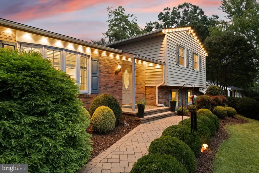 8632 Kerry Ln, Springfield, VA 22152 - #2
