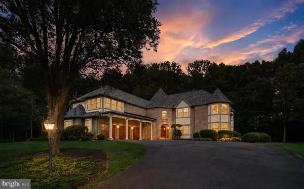 9827 Lake Meadow Ct, BURKE, VA 22015