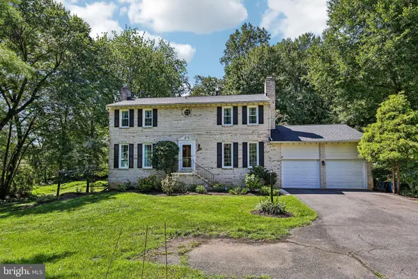 1360 Snow Meadow Ln, MCLEAN, VA 22102