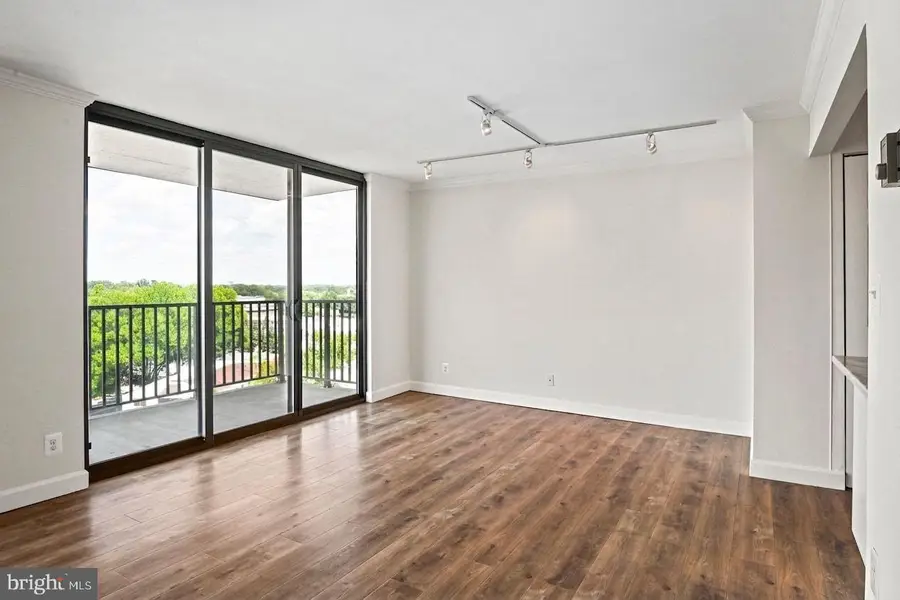 6800 Fleetwood Rd #1011, McLean, VA 22101 - #3