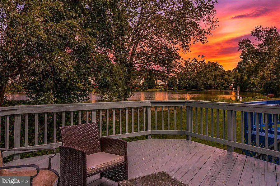 7106 Snug Harbor Ct, Alexandria, VA 22315 - #2