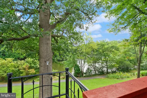 9507 Burdett Rd, BURKE, VA 22015