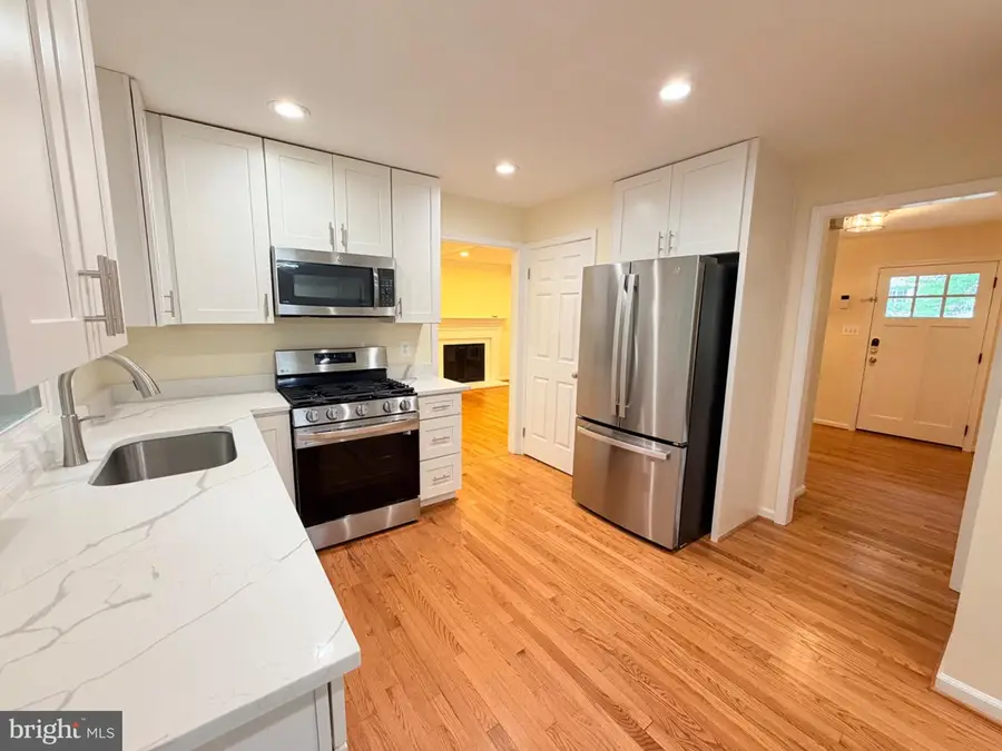 8853 Applecross Ln, Springfield, VA 22153 - #2