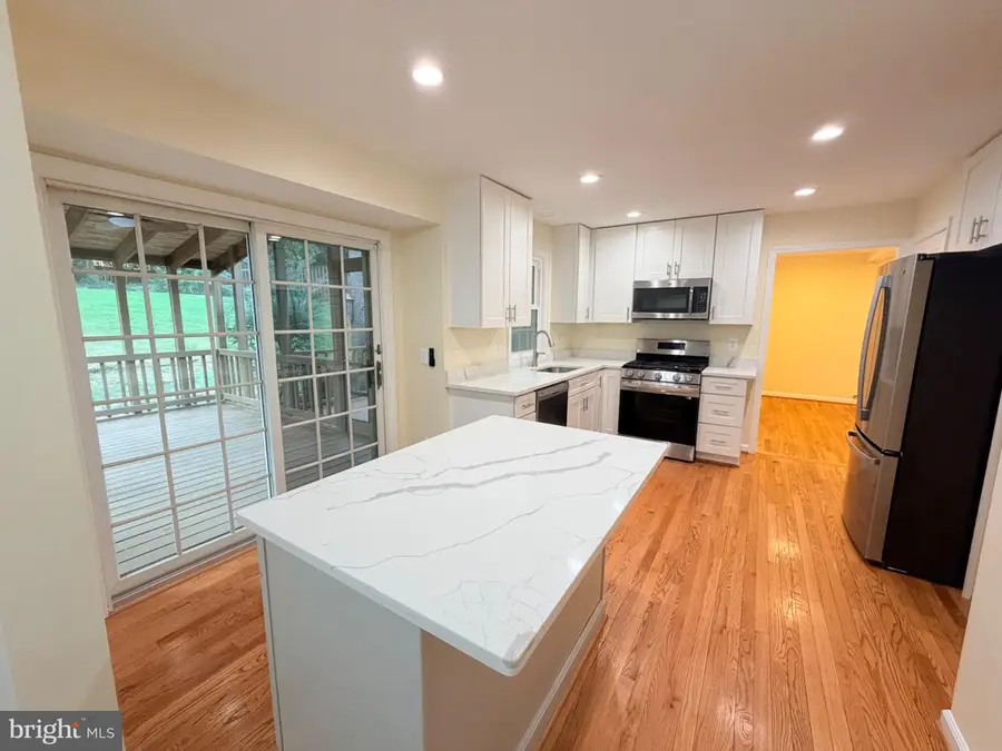 8853 Applecross Ln, Springfield, VA 22153 - #3