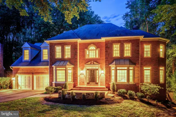 11183 Longwood Grove Dr, RESTON, VA 20194