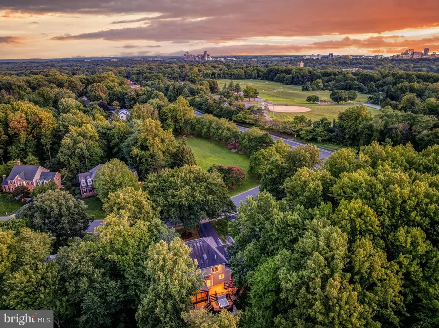 11183 Longwood Grove Dr, Reston, VA 20194 - #3